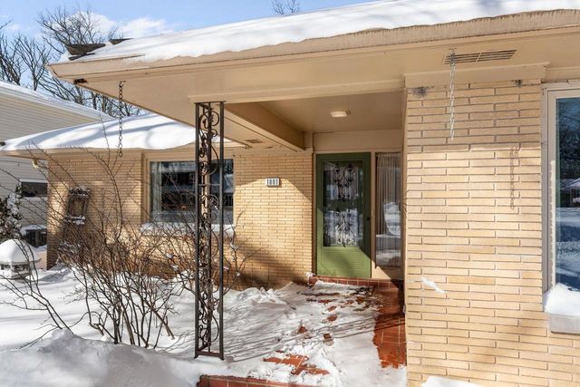 1801 N RACINE STREET, Appleton, WI 54911