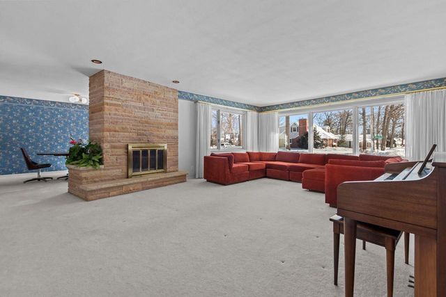 1801 N RACINE STREET, Appleton, WI 54911