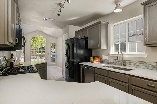9108 Wellesley DR, Austin, TX 78754