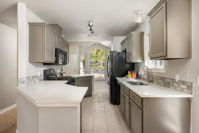 9108 Wellesley DR, Austin, TX 78754
