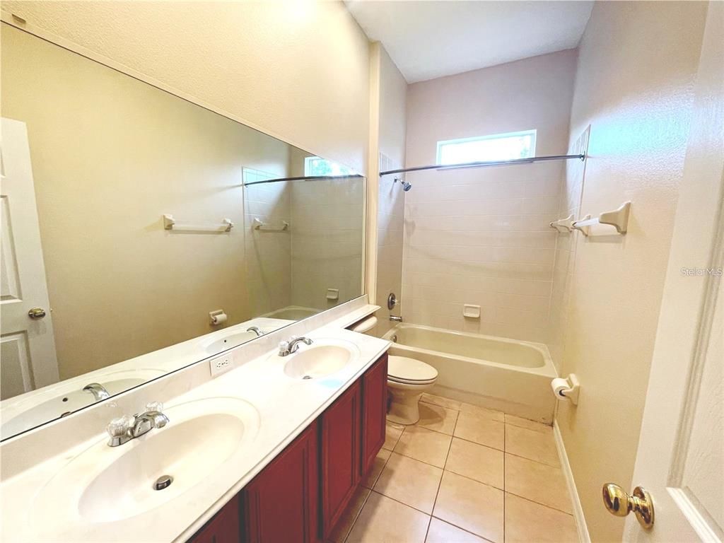 Image 19 of property listing at 2554 SAND ARBOR CIRCLE, Orlando, FL 32824