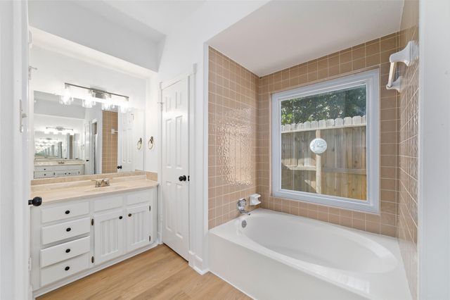 6306 Castle Lane Drive, Houston, TX 77066