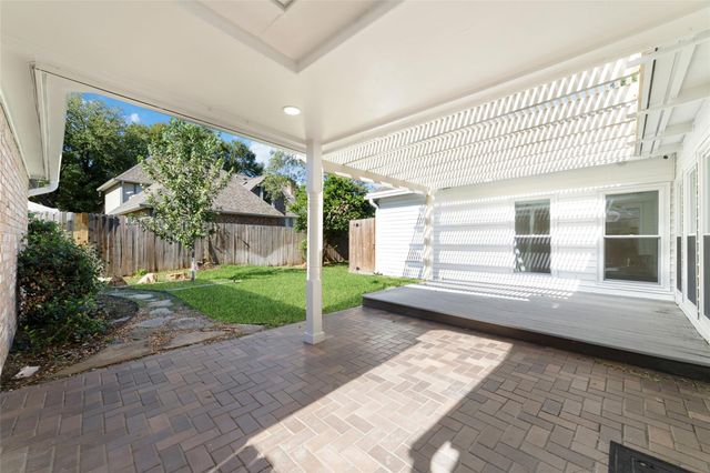 6306 Castle Lane Drive, Houston, TX 77066