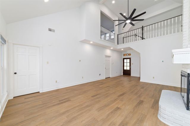 6306 Castle Lane Drive, Houston, TX 77066