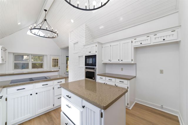 6306 Castle Lane Drive, Houston, TX 77066