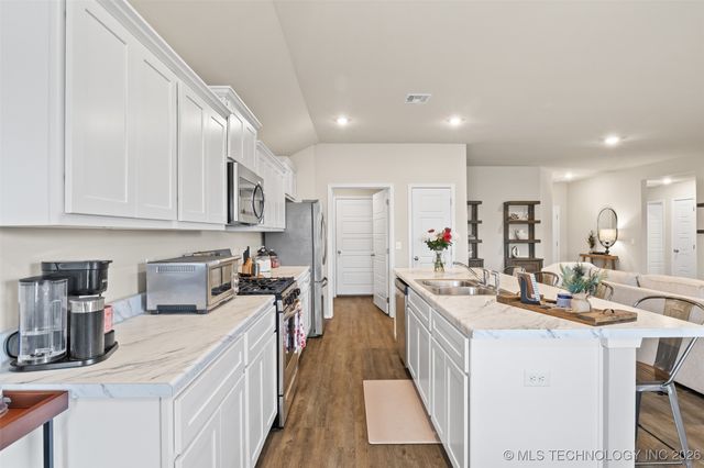 7406 E 143 Place, Collinsville, OK 74021