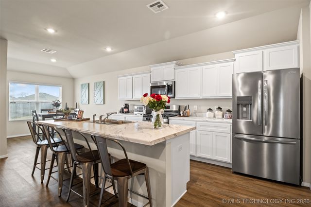 7406 E 143 Place, Collinsville, OK 74021