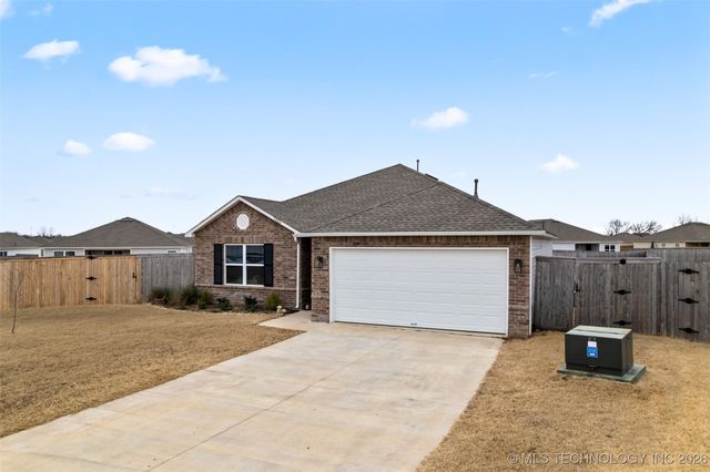 7406 E 143 Place, Collinsville, OK 74021