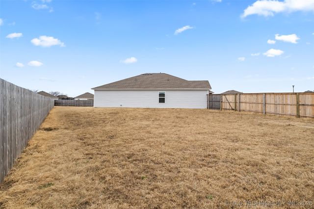 7406 E 143 Place, Collinsville, OK 74021