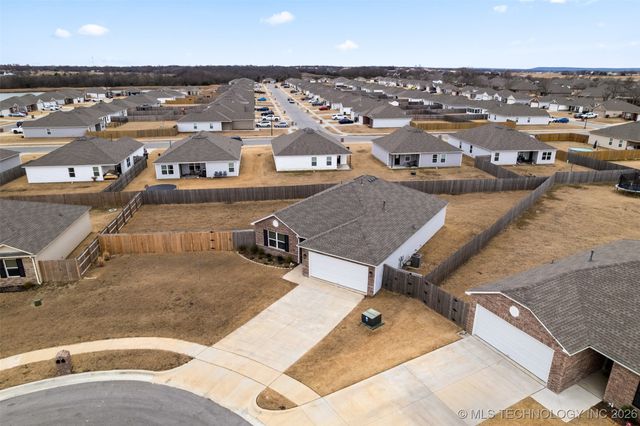 7406 E 143 Place, Collinsville, OK 74021