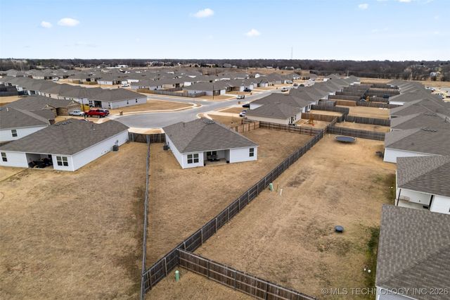 7406 E 143 Place, Collinsville, OK 74021