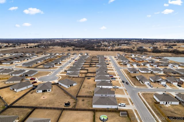 7406 E 143 Place, Collinsville, OK 74021