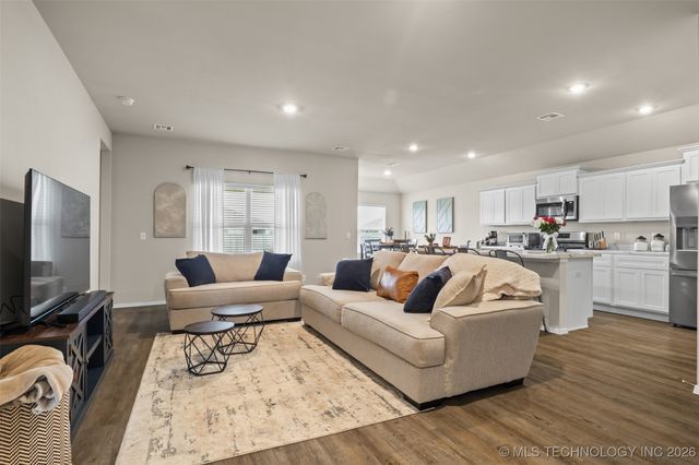 7406 E 143 Place, Collinsville, OK 74021