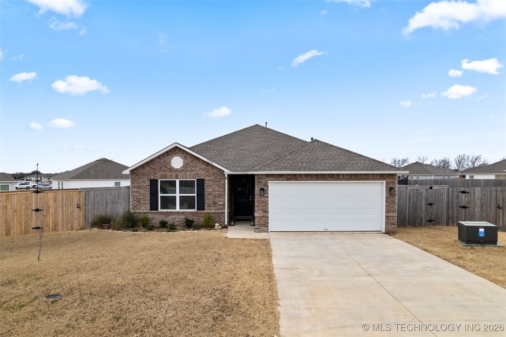 7406 E 143 Place, Collinsville, OK 74021
