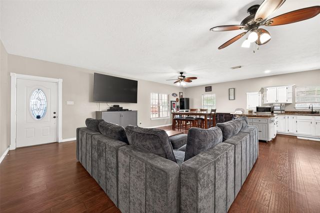 11802 Padon Road, Needville, TX 77461