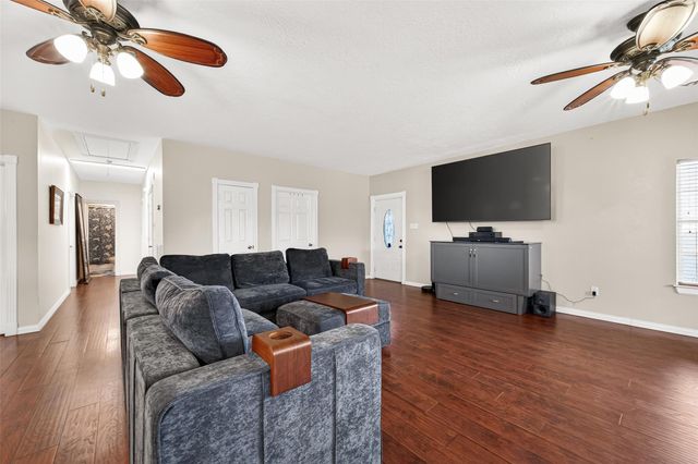 11802 Padon Road, Needville, TX 77461