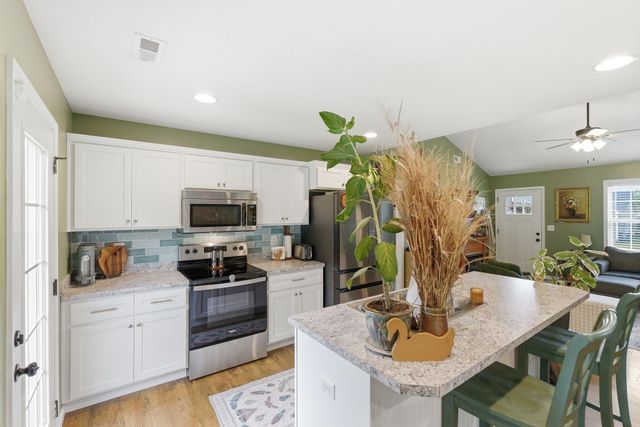 1046 Rainbow Way, Lawrenceburg, KY 40342