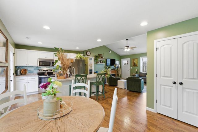 1046 Rainbow Way, Lawrenceburg, KY 40342