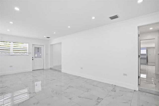 5521 SW 104th Ave, Miami, FL 33165