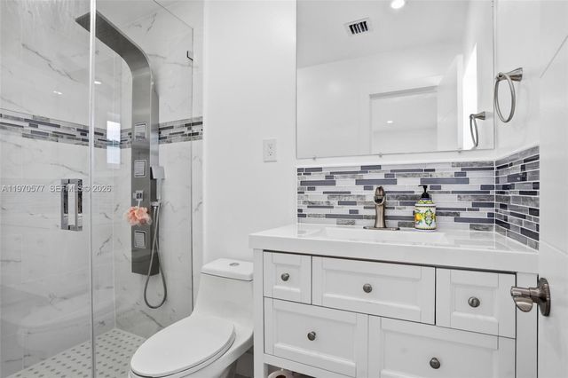 5521 SW 104th Ave, Miami, FL 33165