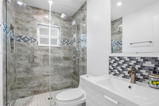 5521 SW 104th Ave, Miami, FL 33165