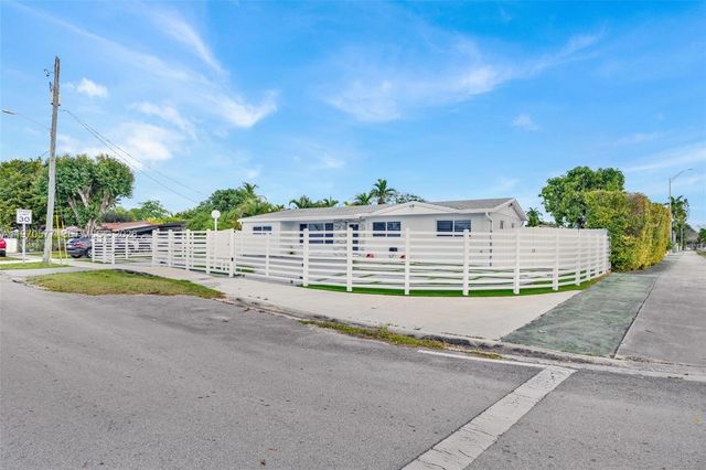 5521 SW 104th Ave, Miami, FL 33165