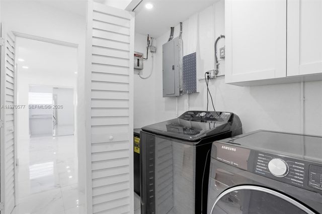 5521 SW 104th Ave, Miami, FL 33165