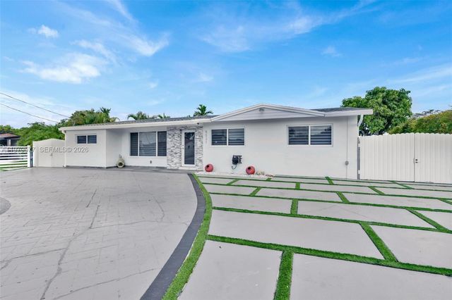 5521 SW 104th Ave, Miami, FL 33165