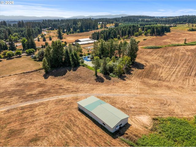 19670 S FISCHERS MILL Rd, Oregon City, OR 97045