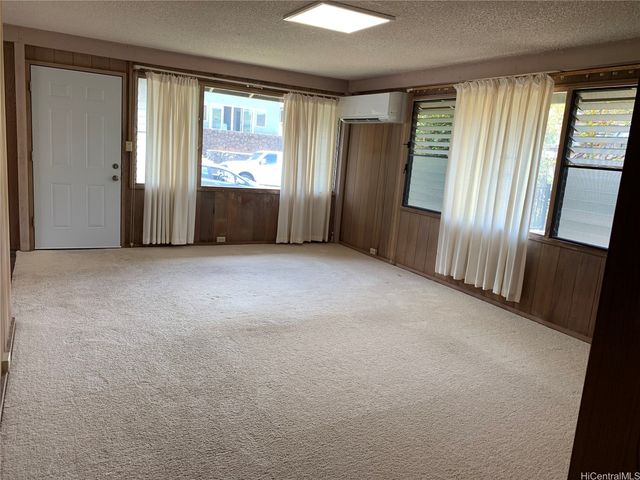 1179 Ala Hinano Place, Honolulu, HI 96818