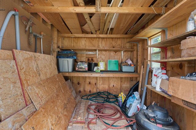 2472 CR 447, Lake Panasoffkee, FL 33538