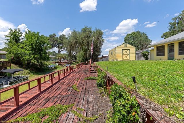 2472 CR 447, Lake Panasoffkee, FL 33538