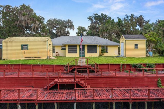 2472 CR 447, Lake Panasoffkee, FL 33538