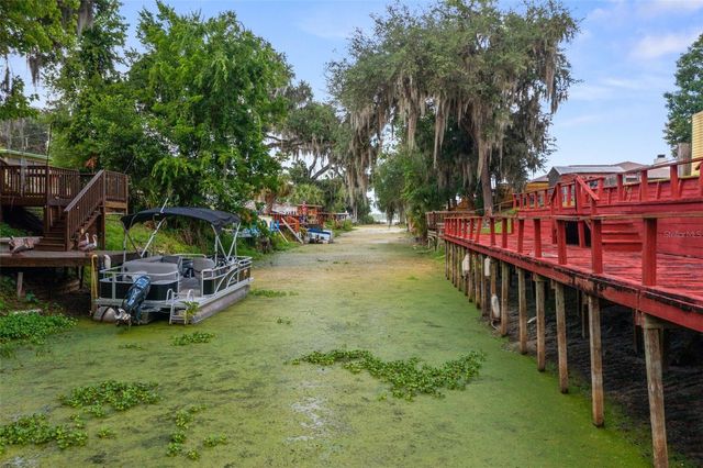 2472 CR 447, Lake Panasoffkee, FL 33538