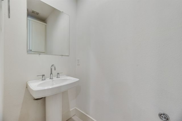 2411 N Hall Street, Dallas, TX 75204