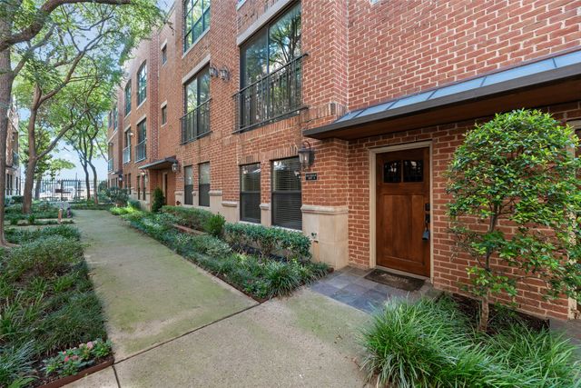 2411 N Hall Street, Dallas, TX 75204