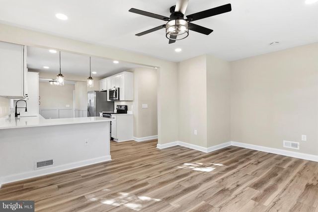 182 LAKE RD, Pasadena, MD 21122