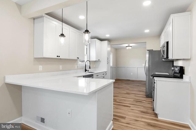 182 LAKE RD, Pasadena, MD 21122