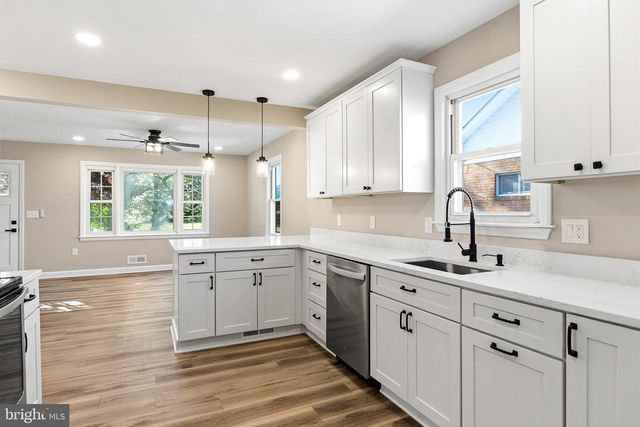 182 LAKE RD, Pasadena, MD 21122