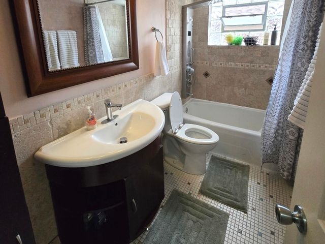 2605 W 83rd Place, Chicago, IL 60652