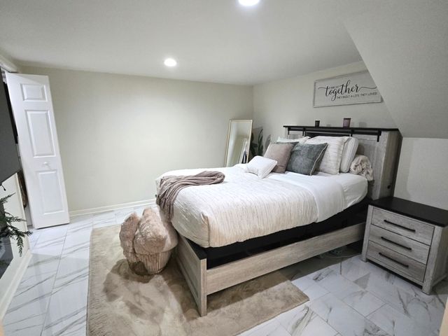 2605 W 83rd Place, Chicago, IL 60652