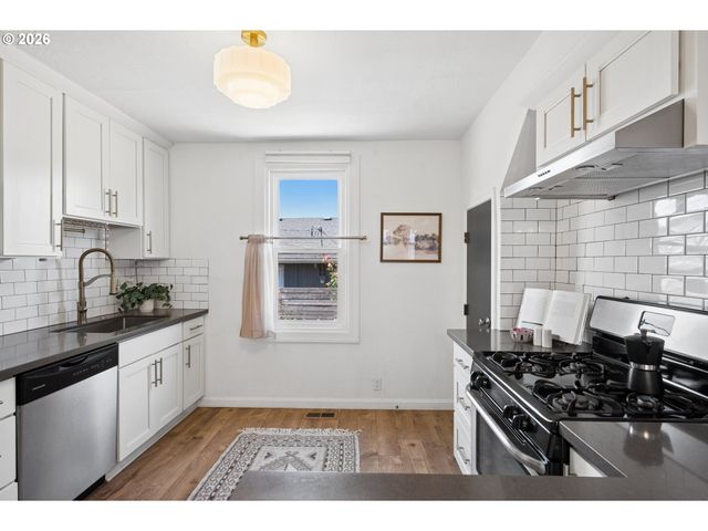 6335 N DETROIT Ave, Portland, OR 97217
