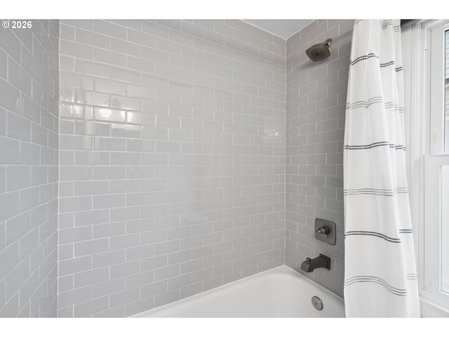 6335 N DETROIT Ave, Portland, OR 97217