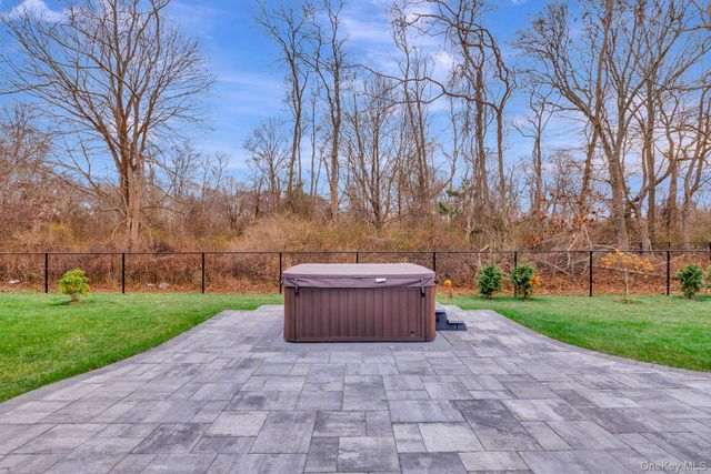 15 Shaw Lane, East Moriches, NY 11940