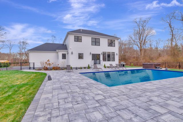 15 Shaw Lane, East Moriches, NY 11940