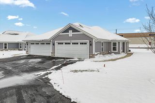 508 Hunter Oaks BOULEVARD #902, Watertown, WI 53094