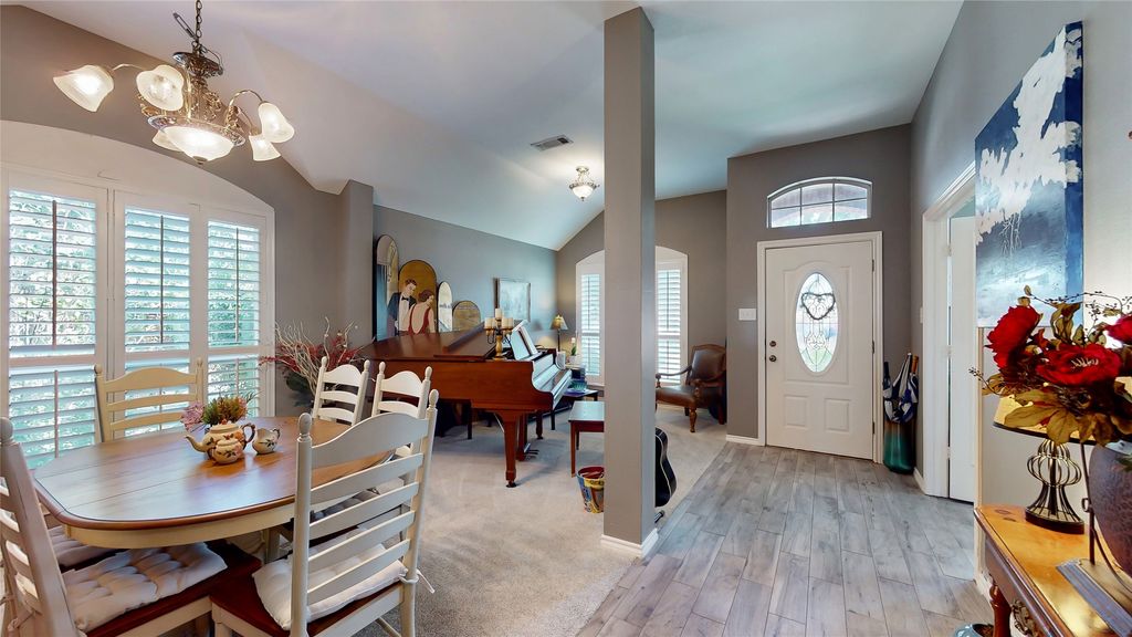 5829 Echo Bluff Drive, Haltom City, TX 76137 — photo 3
