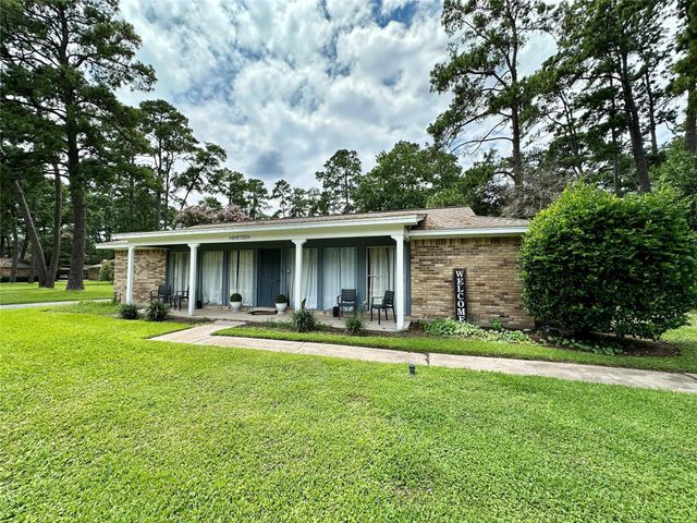 19 Champions Colony W, Houston, TX 77069