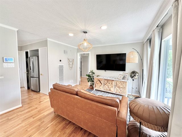 19 Champions Colony W, Houston, TX 77069