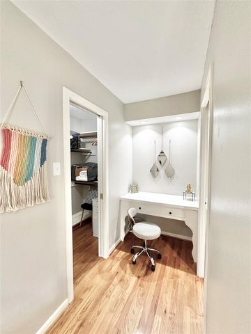 19 Champions Colony W, Houston, TX 77069